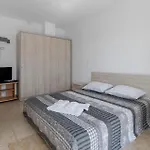 Apartment In With Wifi *