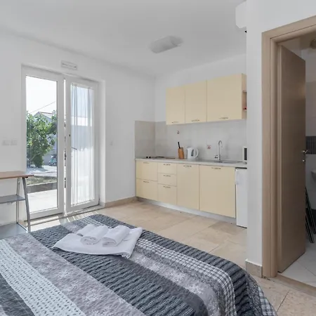 Beautiful In With Kitchen